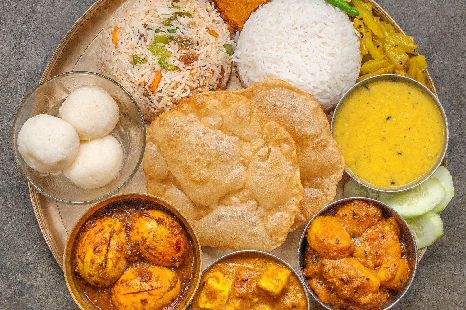 Weekly high protein meal plan chart with grilled chicken, paneer, eggs, lentils and vegetables for weight loss