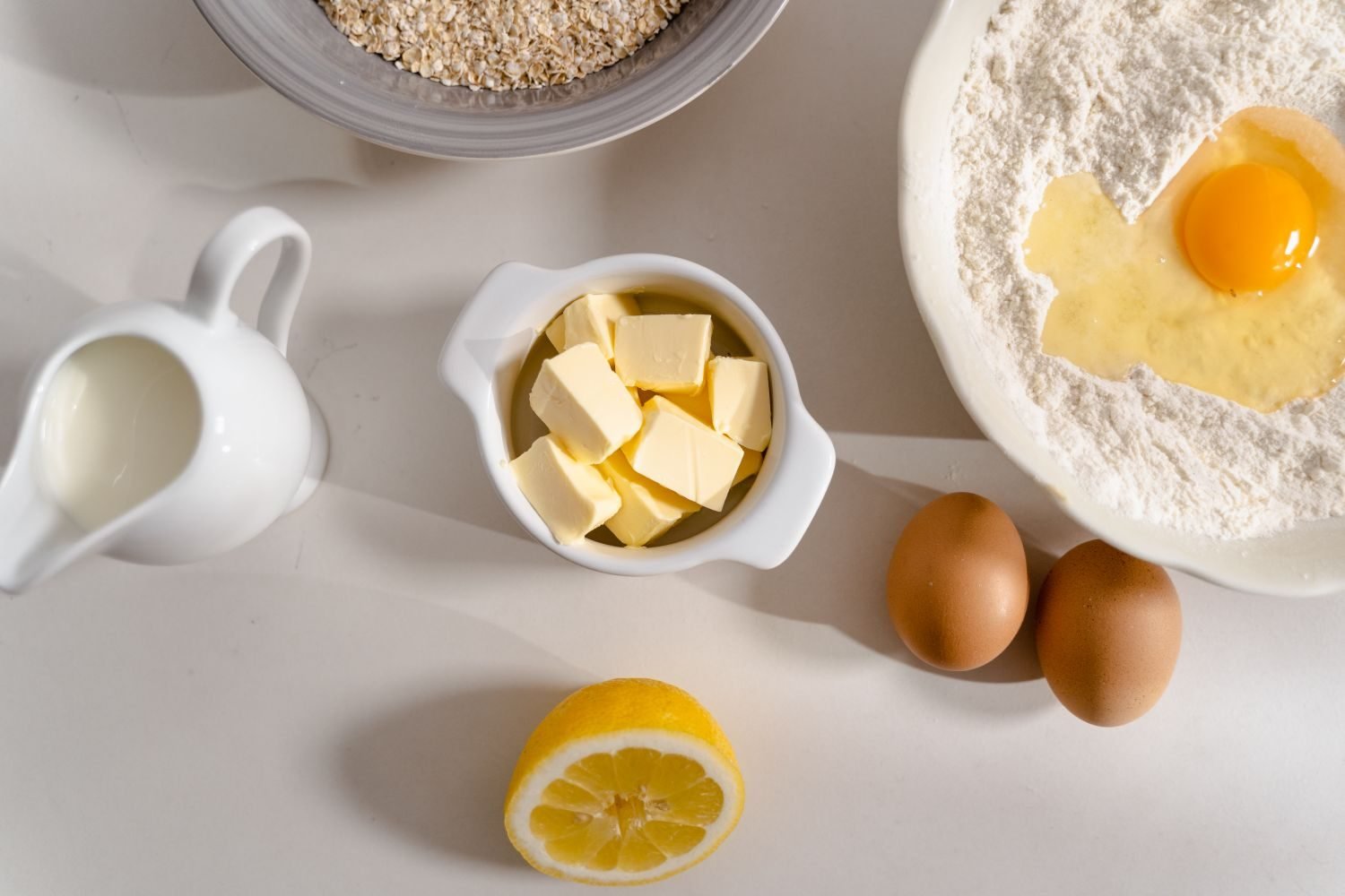 Side-by-side comparison of a bowl of oatmeal with eggs and a sugary pastry, both labeled with similar calorie counts