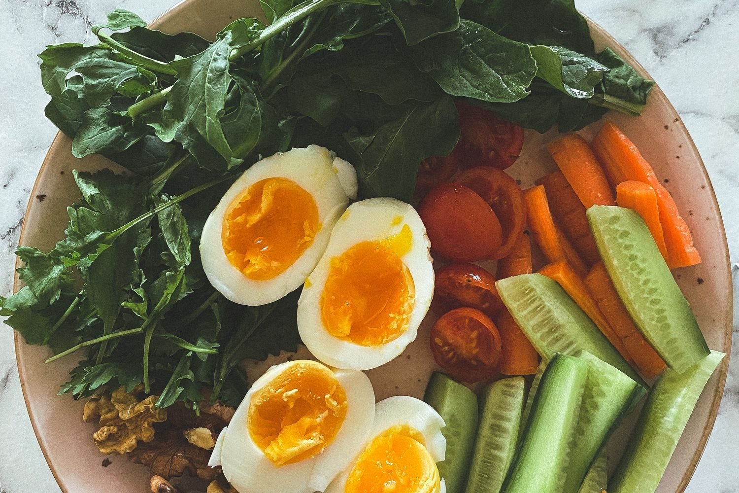 Comparison of foods to include versus foods to limit on a cholesterol lowering diet plan