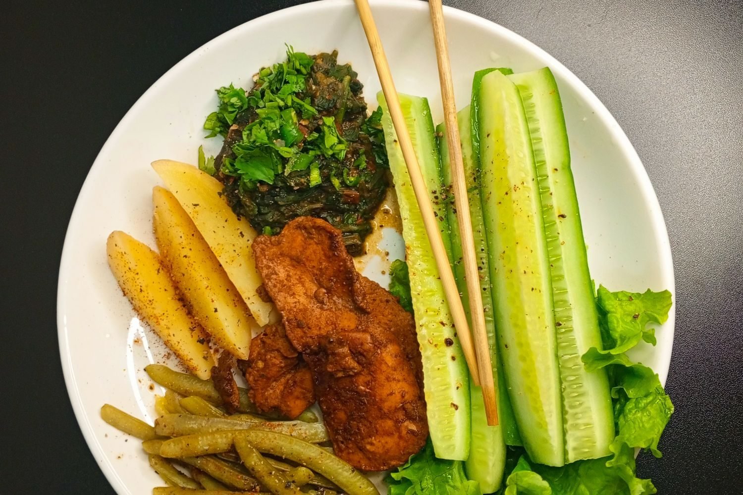 Balanced meal with vegetables, whole grains, lean protein, and healthy fats representing a realistic hormone-supportive eating pattern