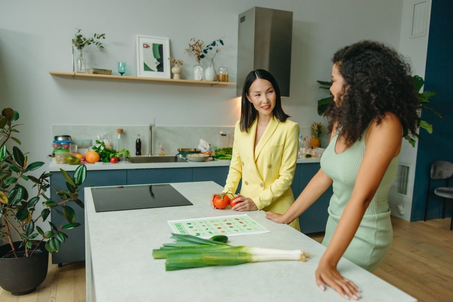 Nutritionist and client having a warm, supportive conversation about building healthier coping habits around food