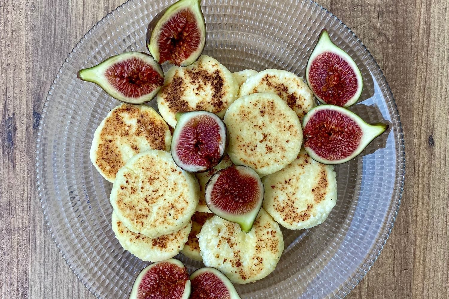 Baked sabudana tikki and roasted makhana served as a healthy Navratri fasting snack