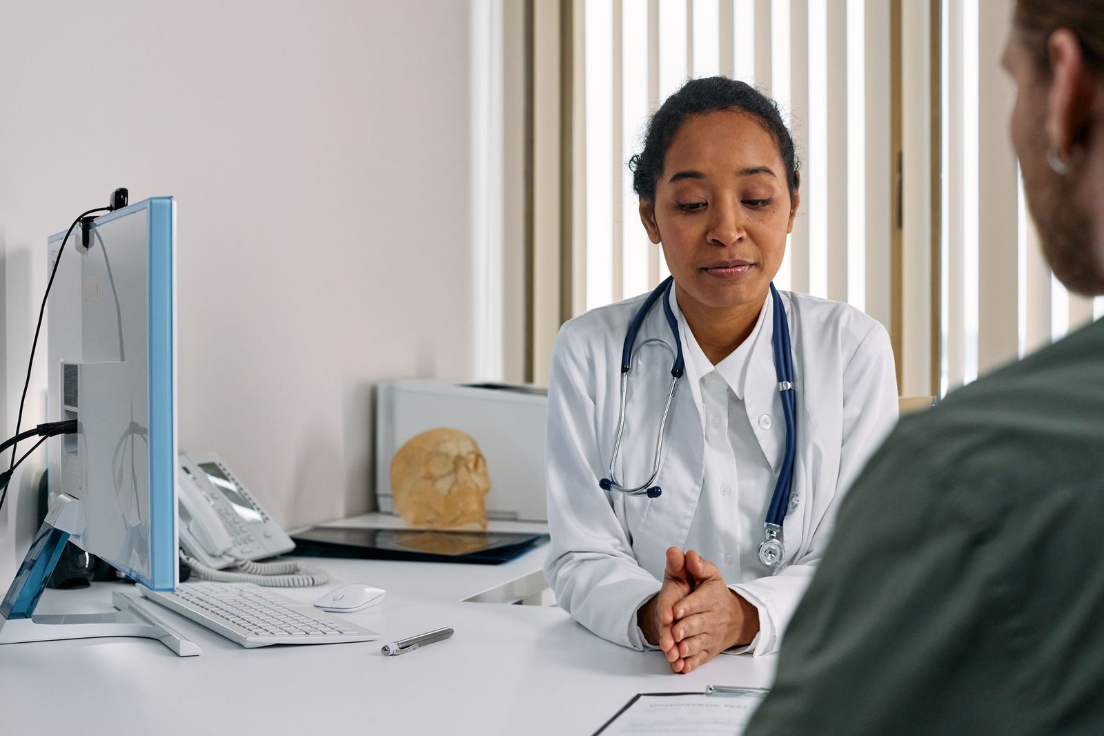 Doctor consultation for diabetes management before starting an intentional weight loss plan